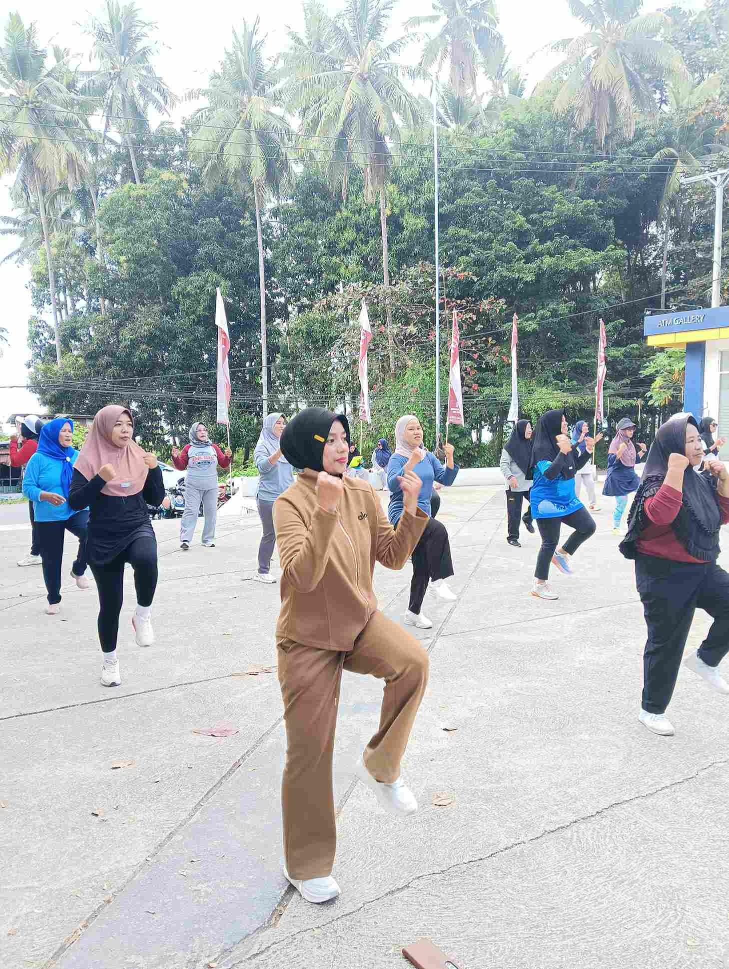 ../images/kegiatan/233940.jpg